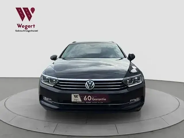 Używany VW Passat R 150 KM (110 kW) 2019 Czarny Kombi