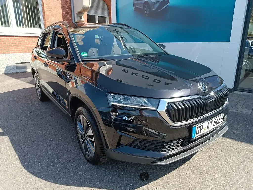 Gebraucht Skoda Karoq Tour 110 PS (80 kW) 2023 Schwarz SUV
