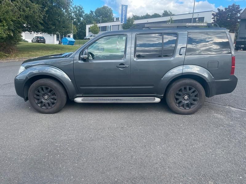 Gebraucht Nissan Pathfinder 190 PS (139 kW) 2011 Grau SUV