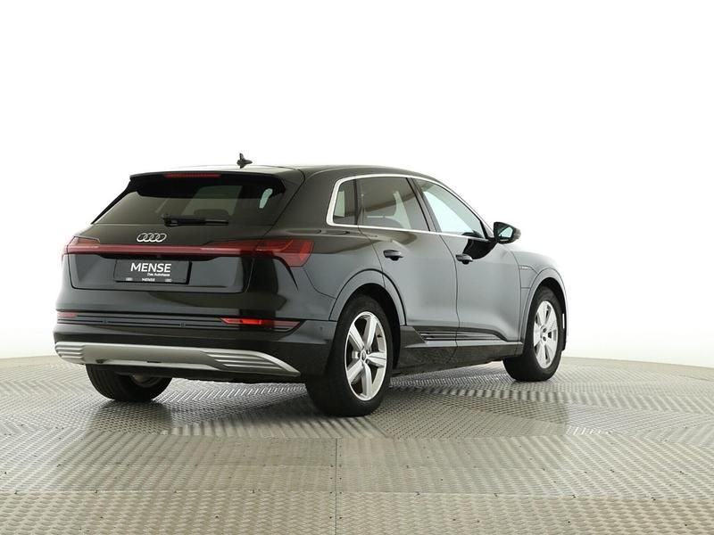 Gebraucht Audi e-tron Advanced 300 kW (408 PS) 2022 Mythosschwarz SUV