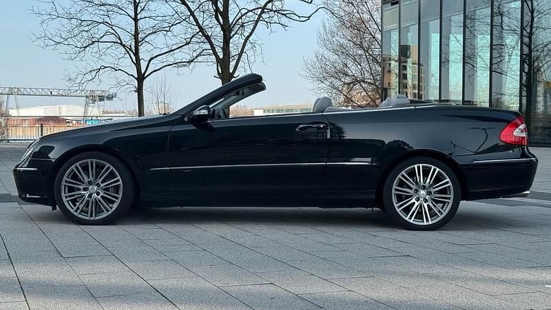 Gebraucht Mercedes CLK500 306 PS (225 kW) 2003 Schwarz Cabrio