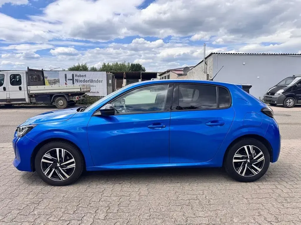 Gebraucht Peugeot 208 Allure 101 PS (74 kW) 2022 Blau Kleinwagen