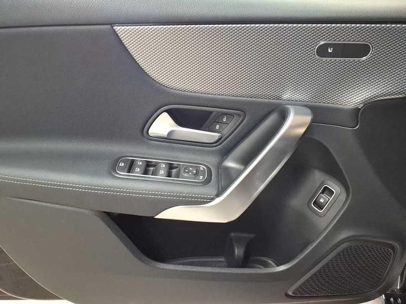 Gebraucht Mercedes E250 Progressive 160 PS (117 kW) 2021 Nachtschwarz Kombi