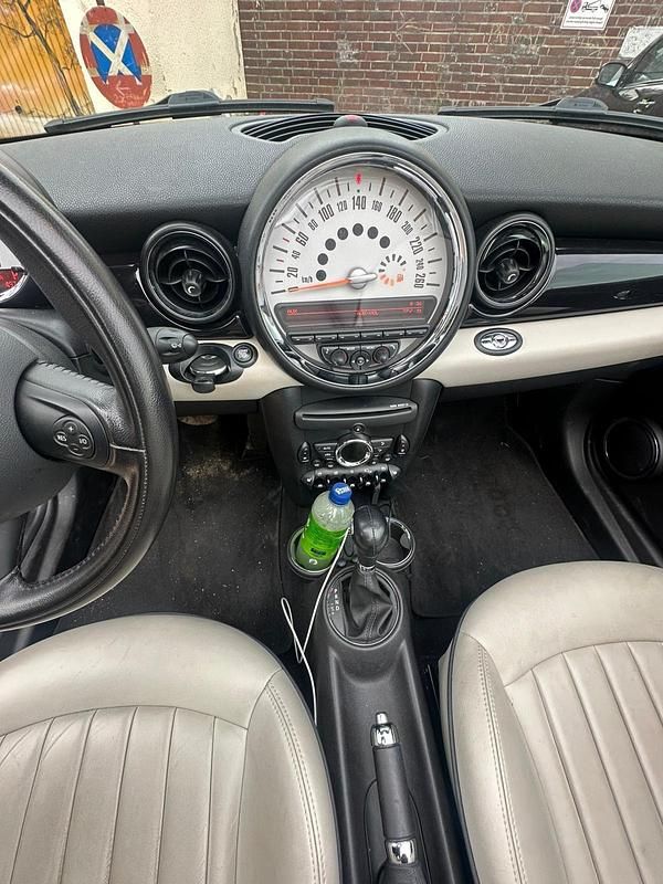 Gebraucht Mini Cooper Cabriolet 122 PS (89 kW) 2011 Rot Cabrio