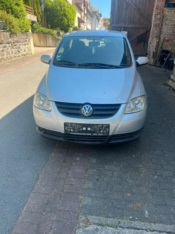 Gebraucht VW Fox 54 PS (39 kW) 2008 Silber Kleinwagen