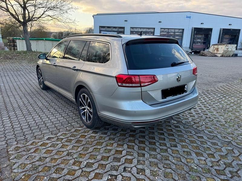 Gebraucht VW Passat Comfortline 150 PS (110 kW) 2015 Silber Kombi