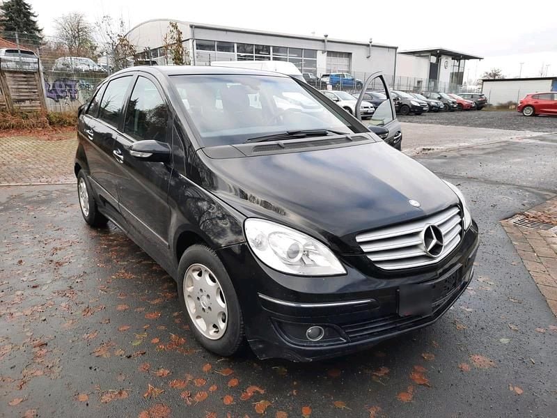 Usata Mercedes B150 95 CV (69 kW) 2005 Nero Monovolume
