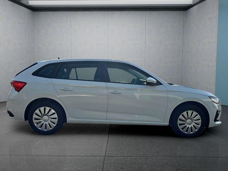 Gebraucht Skoda Scala 116 PS (85 kW) 2024 Weiß Kleinwagen