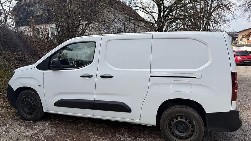 Gebraucht Peugeot Partner 131 PS (96 kW) 2020 Weiß Van / Kleinbus