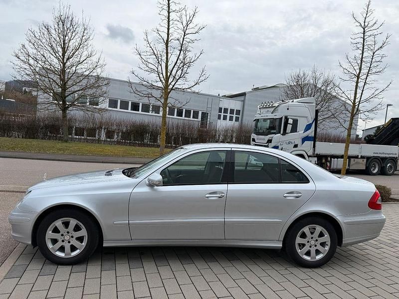 Gebraucht Mercedes E280 190 PS (139 kW) 2007 Silber Limousine