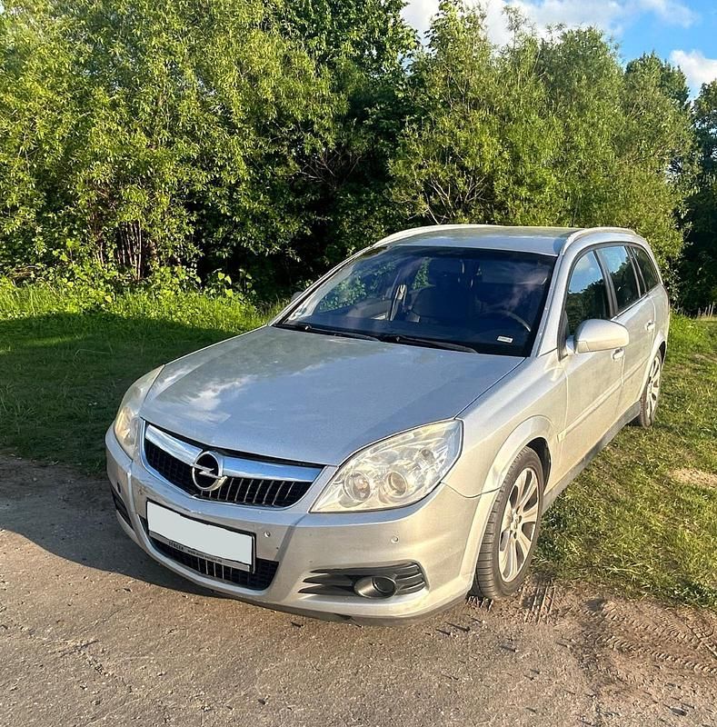 Silber Gebraucht 2007 Opel Vectra Edition+ Kombi | 2.690 € (Fairer Preis) - Bild 1/4