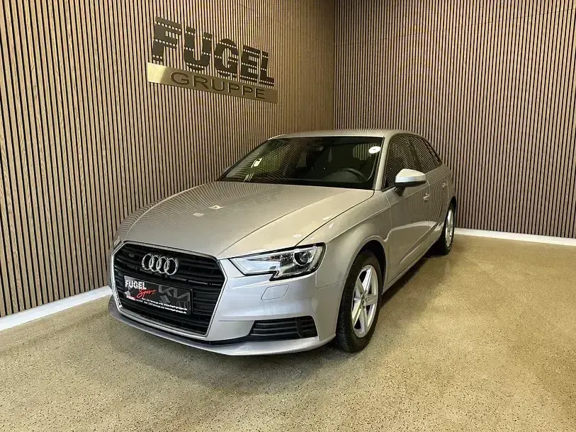 Gebraucht Audi A3 Basis 116 PS (85 kW) 2018 Silber Limousine