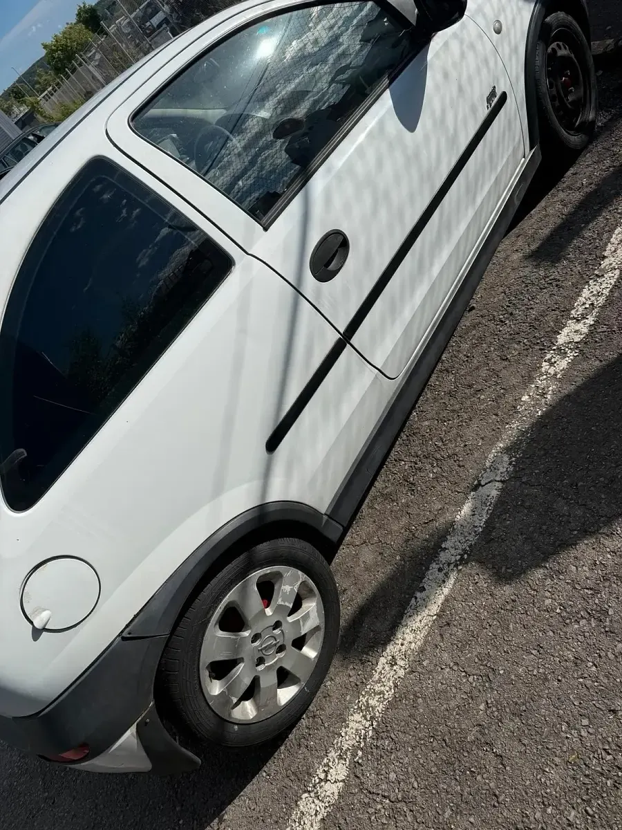 Gebraucht Opel Corsa 75 PS (55 kW) 2001 Weiß Kleinwagen