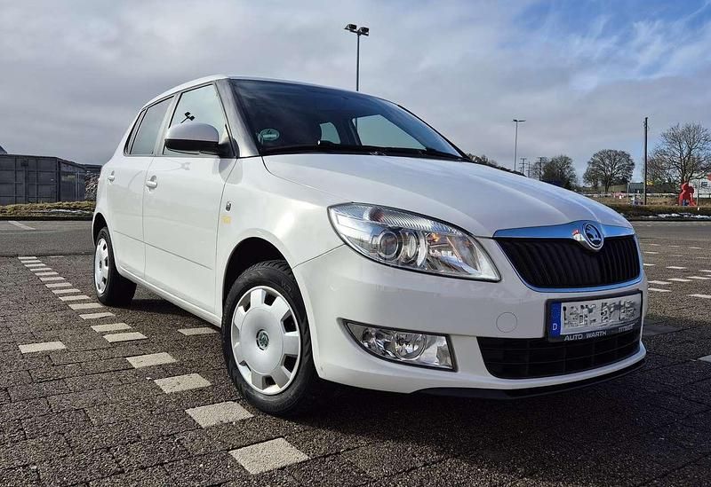 Gebraucht Skoda Fabia Fresh 86 PS (63 kW) 2013 Weiß Limousine