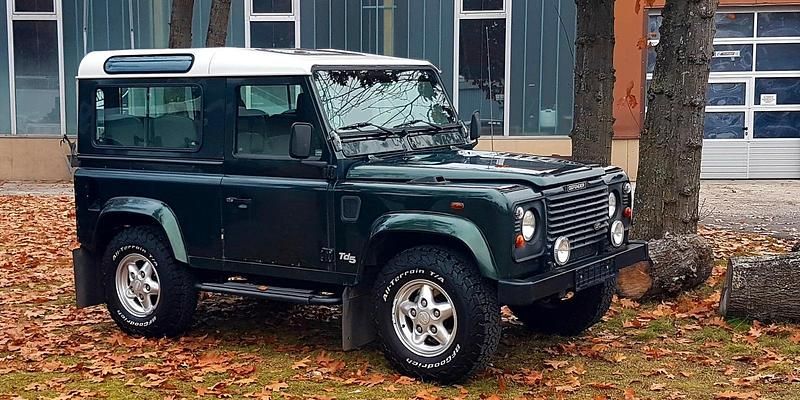 Grün Gebraucht 1999 Land Rover Defender SUV | 16.999 € - Bild 1/4