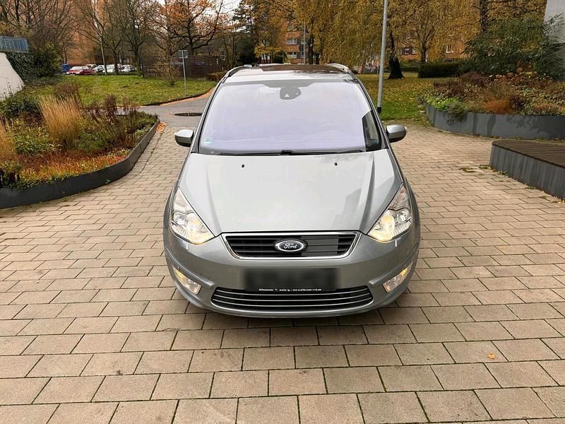 Grau Gebraucht 2012 Ford Galaxy Titanium Van / Kleinbus | 5.500 € (Fairer Preis) - Bild 1/4