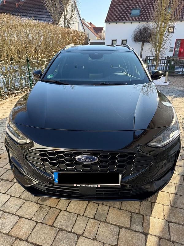 Gebraucht Ford Focus ST-Line 125 PS (91 kW) 2022 Schwarz Kombi