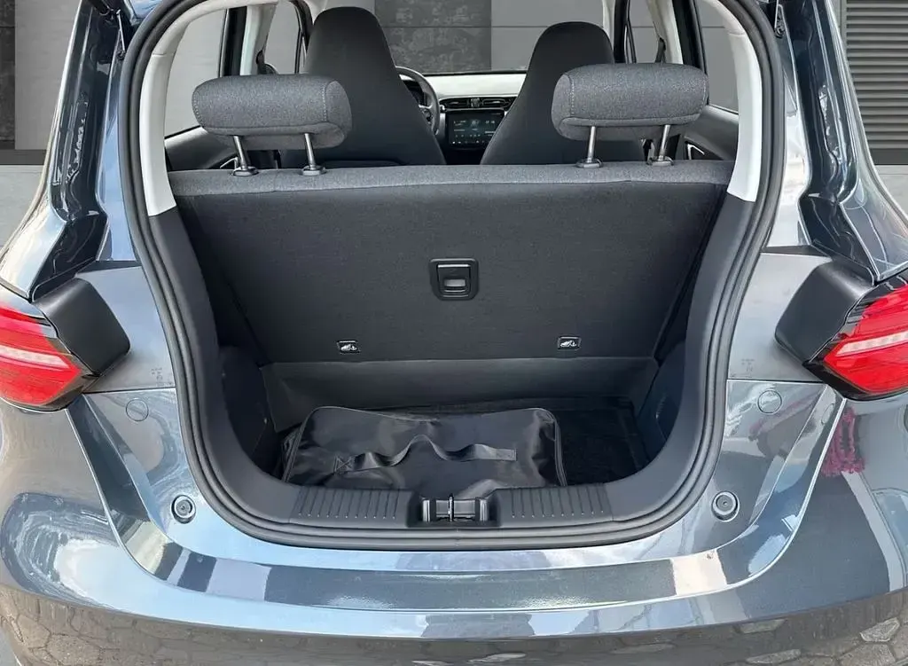 Neu Leapmotor T03 69 kW (95 PS) 2026 Grau Kleinwagen