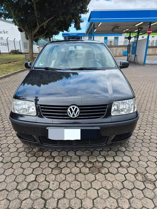 Schwarz Gebraucht 2001 VW Polo Kleinwagen | 1.600 € (Etwas zu teuer) - Bild 1/4