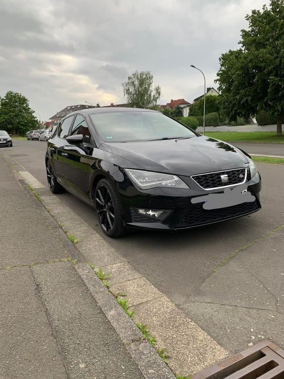 Schwarz Gebraucht 2014 Seat Leon FR Limousine | 8.000 € (Guter Preis) - Bild 1/4