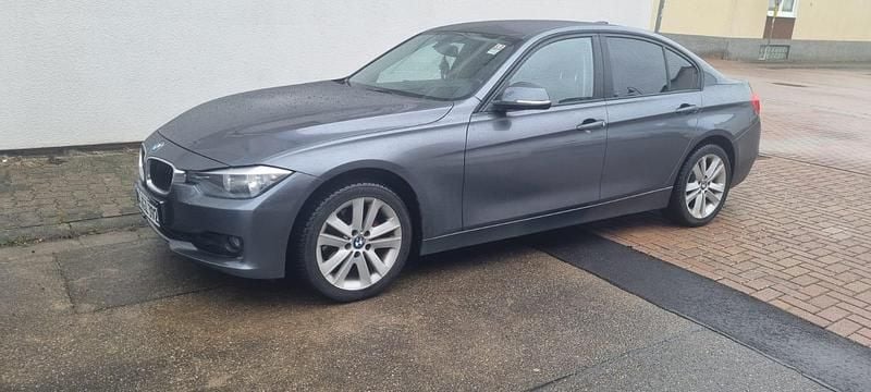 Gebraucht BMW 316 116 PS (85 kW) 2013 Grau Limousine