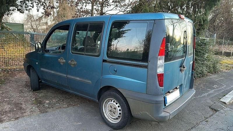 Gebraucht Fiat Doblò 65 PS (47 kW) 2001 Blau Van / Kleinbus
