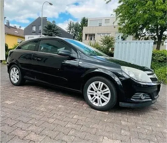 Gebraucht Opel Astra GTC 116 PS (85 kW) 2009 Schwarz Coupé