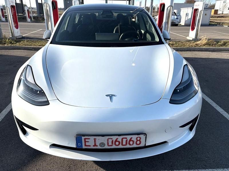 Gebraucht Tesla Model 3 Standard Range Plus 208 kW (283 PS) 2021 Weiß Limousine