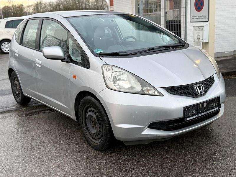 Gebraucht Honda Jazz Trend 90 PS (66 kW) 2010 Silber Kleinwagen