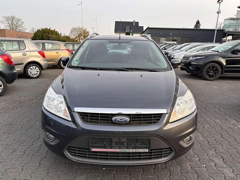 Gebraucht Ford Focus Viva 101 PS (74 kW) 2011 Royalgrau met. Kombi