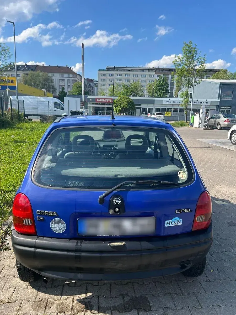 Używany Opel Corsa Swing 45 KM (33 kW) 1996 Niebieski Hatchback