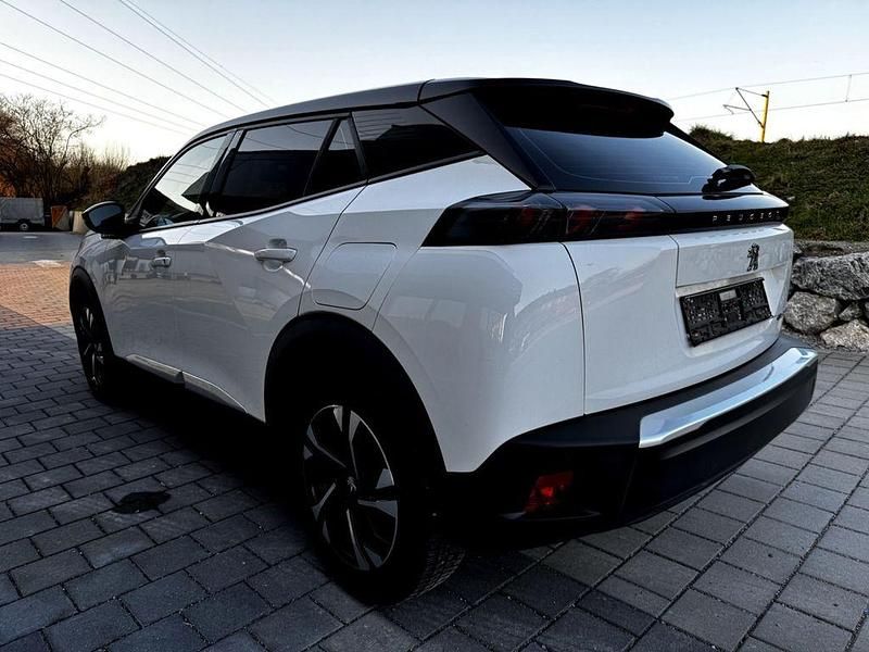 Gebraucht Peugeot e-2008 Active 100 kW (136 PS) 2021 Weiß SUV