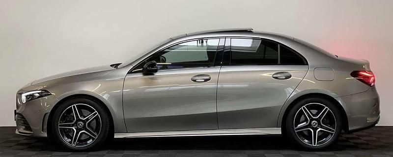 Gebraucht Mercedes A250 AMG line 224 PS (164 kW) 2019 Grau Limousine