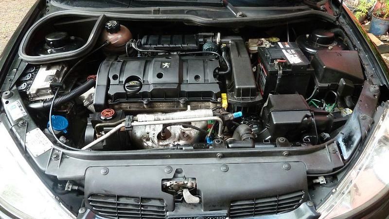 Gebraucht Peugeot 206 CC 109 PS (80 kW) 2005 Schwarz Cabrio