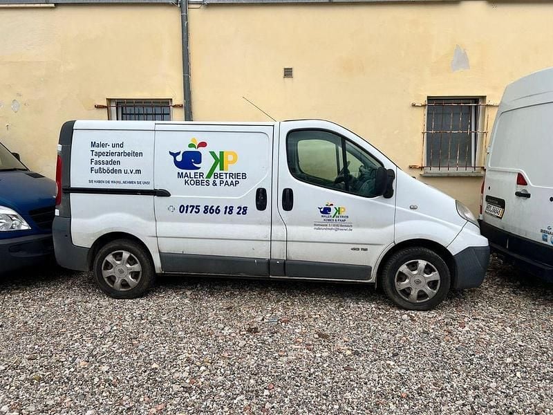 Gebraucht Renault Trafic 114 PS (83 kW) 2011 Weiß Van / Kleinbus