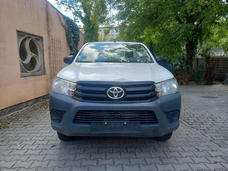 Gebraucht Toyota HiLux 150 PS (110 kW) 2018 Weiß Abholung