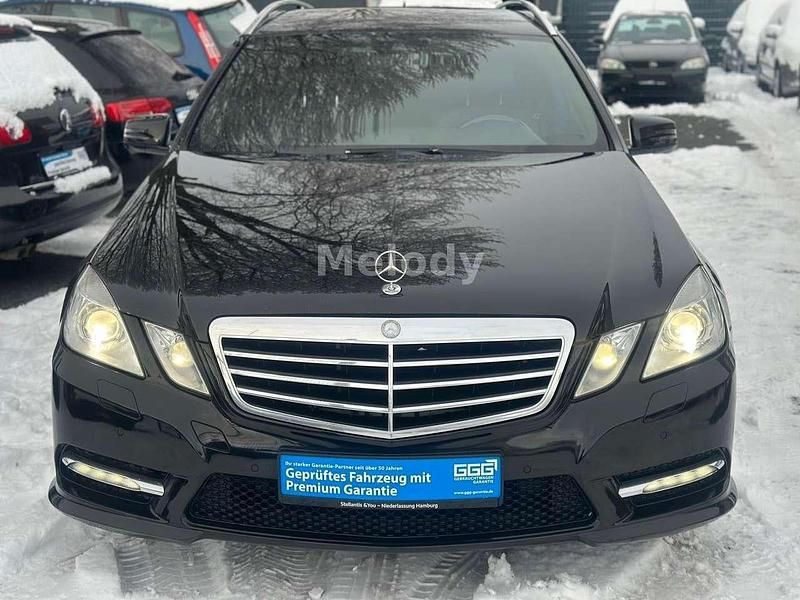 Schwarz Gebraucht 2012 Mercedes E220 AMG line Kombi | 12.500 € (Superpreis) - Bild 1/4