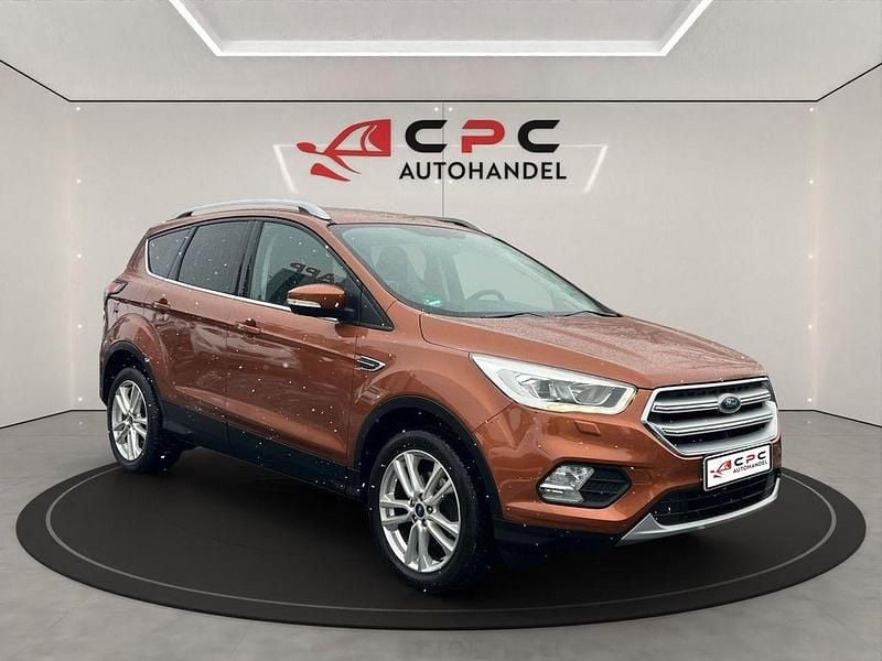 Braun Gebraucht 2017 Ford Kuga Cool & Connect SUV | 10.900 € (Guter Preis) - Bild 1/4