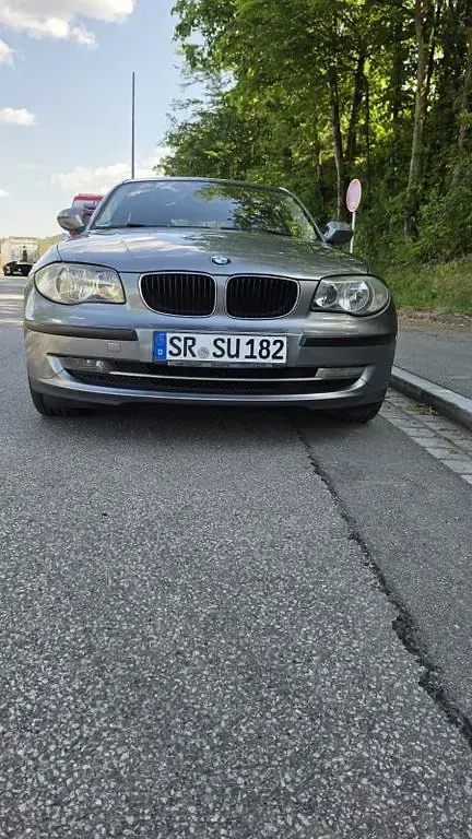Gebraucht BMW 116 122 PS (89 kW) 2010 Silber Kleinwagen
