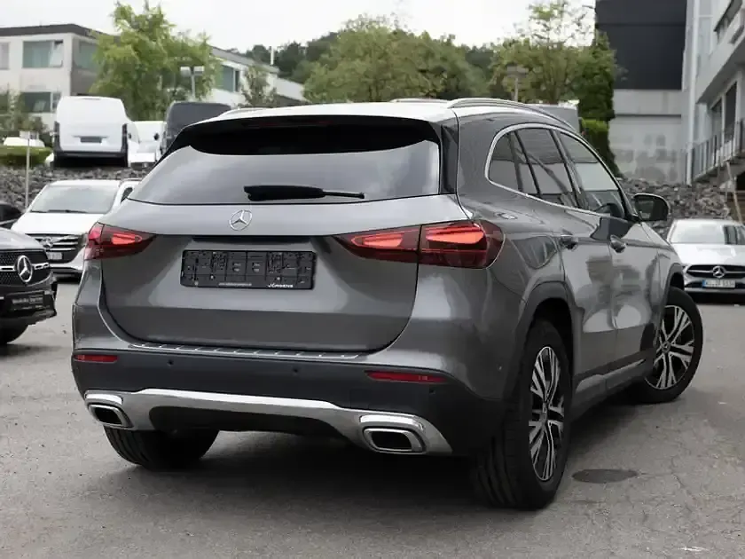 Gebraucht Mercedes GLA220 Progressive 190 PS (139 kW) 2025 Grau metalliclack mountaingrau SUV