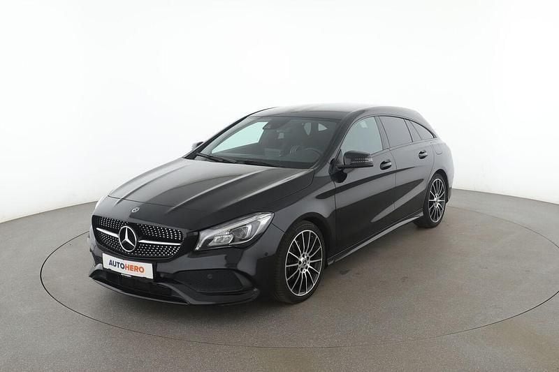 Schwarz Gebraucht 2018 Mercedes CLA220 Shooting Brake AMG line Kombi | 22.090 € (Fairer Preis) - Bild 1/3