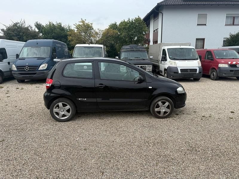 Gebraucht VW Fox Style 70 PS (51 kW) 2010 Schwarz Kleinwagen