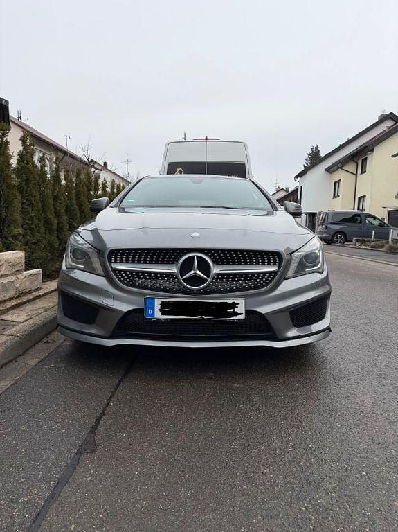Gebraucht Mercedes CLA220 Shooting Brake 177 PS (130 kW) 2015 Grau Kombi