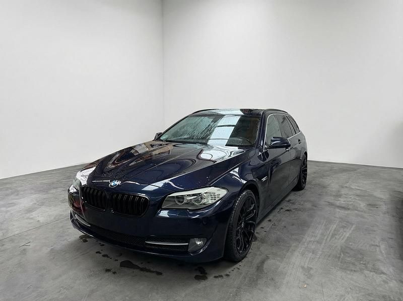 Gebraucht BMW 520 184 PS (135 kW) 2012 Blau Kombi