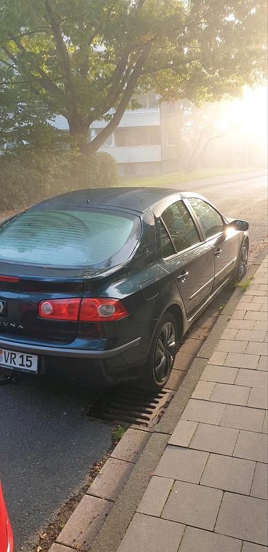 Grün Gebraucht 2007 Renault Laguna III Limousine | 2.200 € (Superpreis) - Bild 1/4