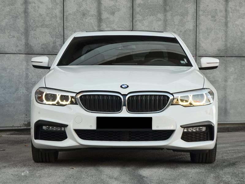 Weiß Gebraucht 2018 BMW 530 Limousine | 26.500 € (Fairer Preis) - Bild 1/4