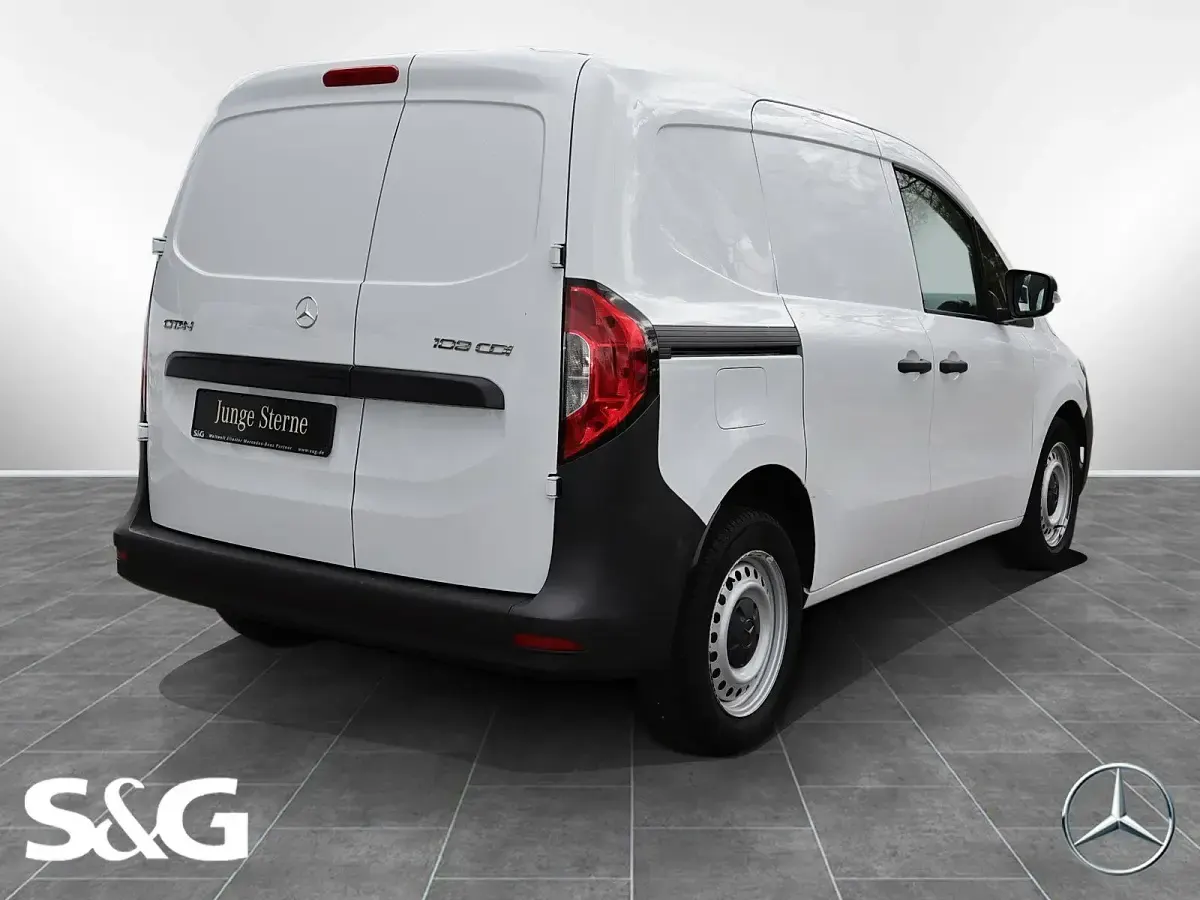 Gebraucht Mercedes Citan 108 75 PS (55 kW) 2023 Weiß Van / Kleinbus