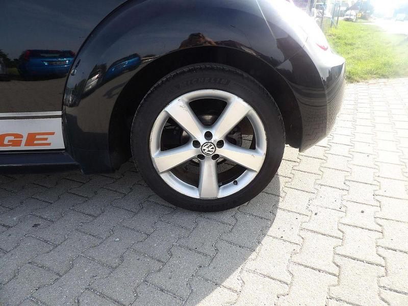 Gebraucht VW New Beetle 105 PS (77 kW) 2010 Schwarz Kleinwagen