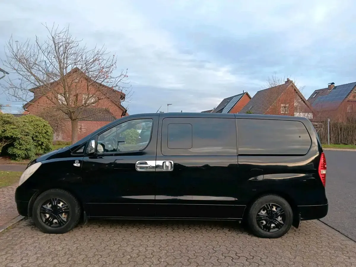 Gebraucht Hyundai H-1 170 PS (125 kW) 2008 Schwarz Van / Kleinbus