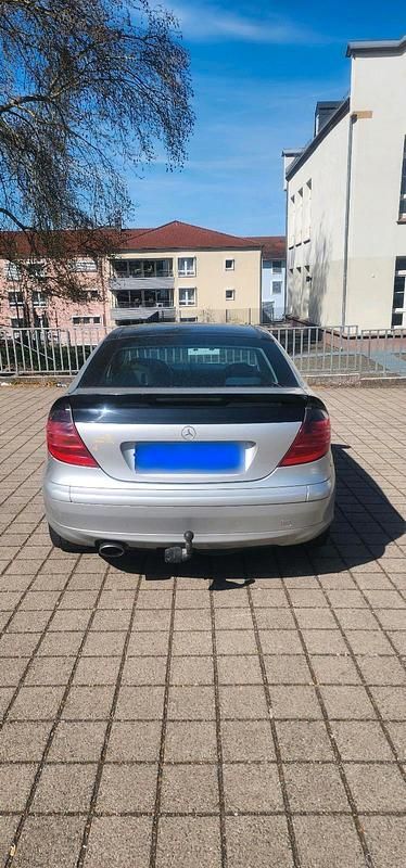 Gebraucht Mercedes C200 163 PS (119 kW) 2001 Silber Coupé